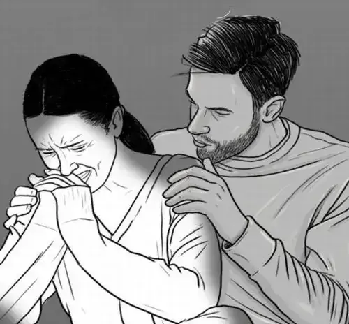 13 Bức họa đen trắng mô tả người đàn ông mặc sơ mi đặt tay lên vai xoa dịu nỗi đau cho cô gái đang ôm mặt khóc nức nở.