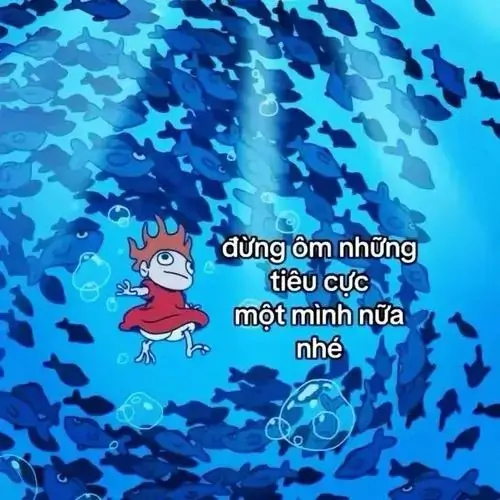 3 Bức tranh vẽ cô bé mặc váy đỏ lặn giữa đàn cá xanh đại dương kèm lời nhắn nhủ không được bỏ lại những chú cá một mình.
