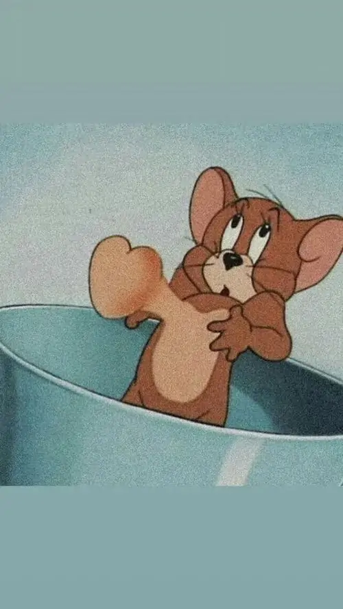 4 Ảnh chế Tom Jerry cho thấy Jerry trồi khỏi mặt nước với nét mặt tỉnh bơ, phần nền xanh nhạt làm tình huống lén nhìn thêm khôi hài