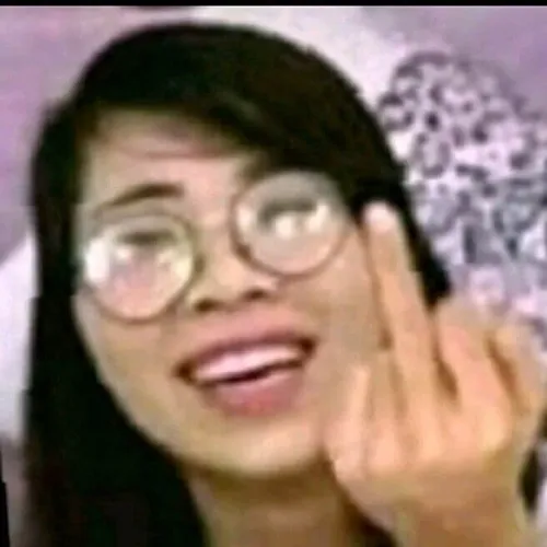 40 Ảnh meme khinh bỉ chụp nhân viên mặc áo công sở nhìn máy tính, ánh mắt cạn lời trong văn hóa nghe nhìn hôm nay
