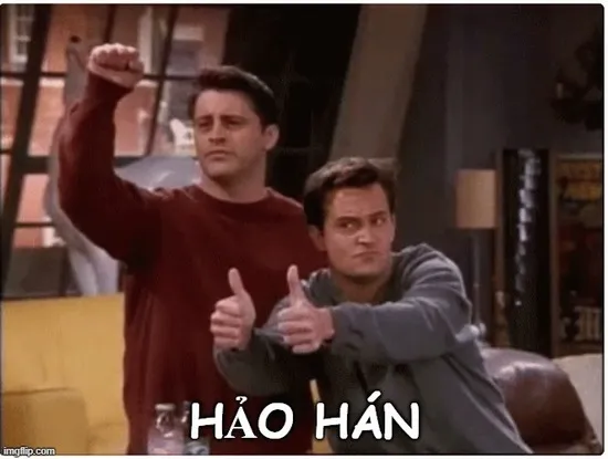 48 Tấm chế vui cô đồng nghiệp mặc áo sơ mi xanh vỗ tay trước bảng kế hoạch, tính cộng đồng hiện rõ trong nụ cười